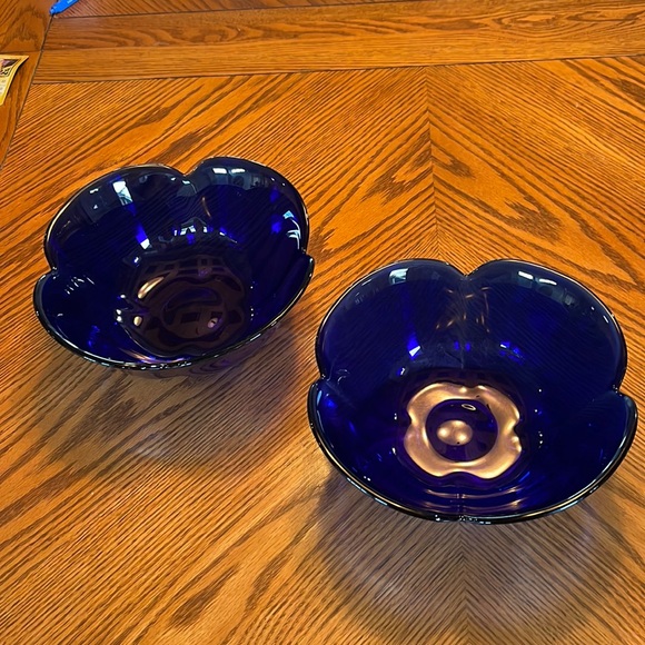 Vintage Cobalt Italy 🇮🇹 Glass 4 pedal Bowl - Picture 5 of 7